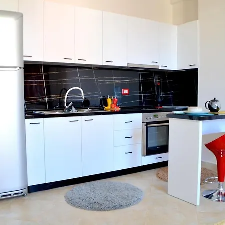 דירה Sunny Flat טיראנה